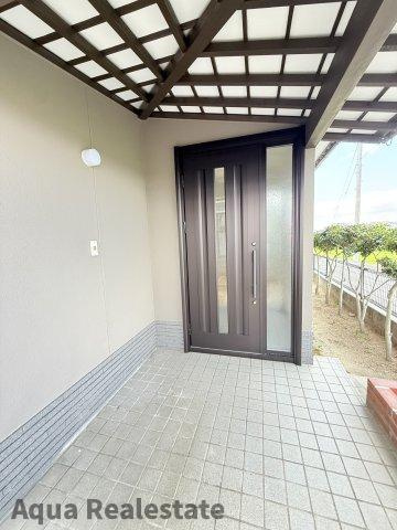 善通寺市木徳町　リノベ住宅の玄関|毎日通る玄関はこちらです