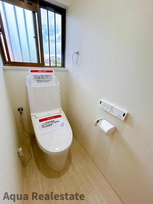 善通寺市木徳町　リノベ住宅のトイレ|トイレ　新品交換済。床材や壁紙も一新しました