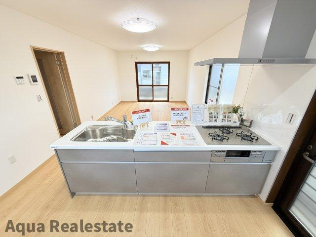 善通寺市木徳町　リノベ住宅のトイレ|トイレ　新品交換済。床材や壁紙も一新しました