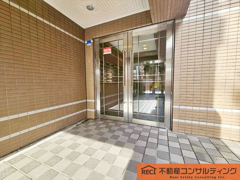 ファミリーハイツ御影のエントランス