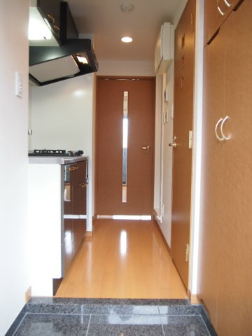 ルーブル新宿水道町の玄関