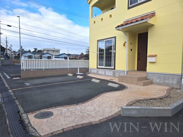 サウシア Aの駐車場