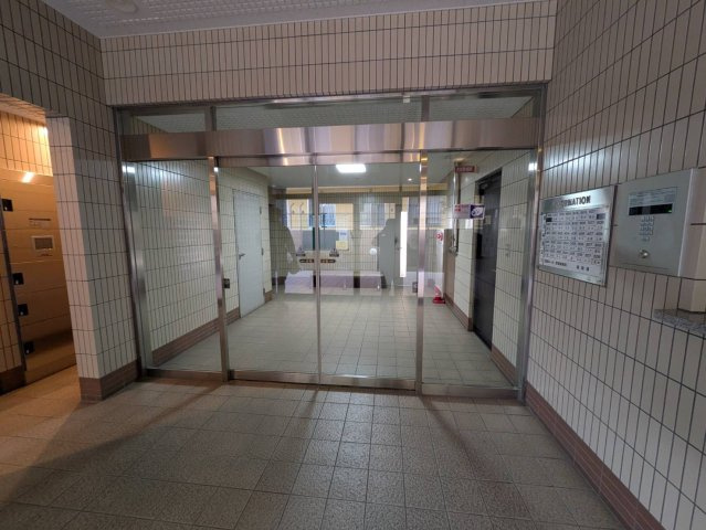 【エントランス】 | ロワイヤル明石魚住