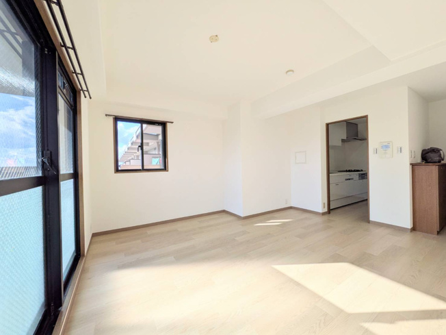 【居間・リビング】 | ロワイヤル明石魚住