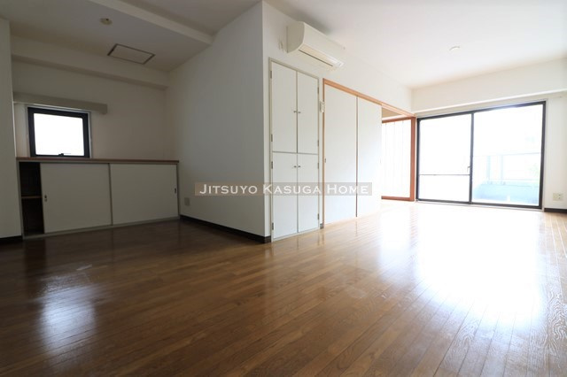 【居間・リビング】