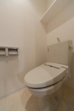 【トイレ】 | ヴェルフォーレ阿佐ヶ谷 | 温水洗浄便座。