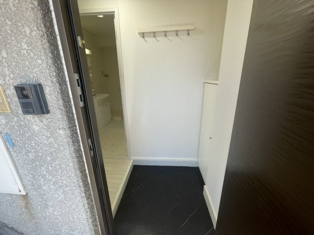 川元ビルの玄関