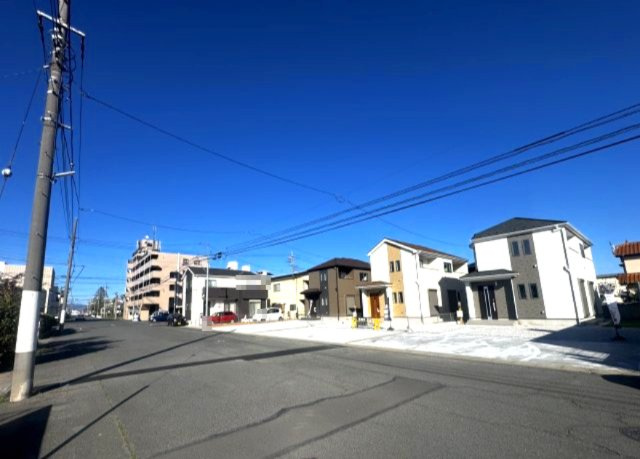 新築　前橋市広瀬町3丁目　Heartful　Town　C号棟の前面道路含む現地写真|現地写真　西側接道幅員約12ｍ