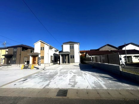 新築　前橋市広瀬町3丁目　Heartful　Town　C号棟の駐車場|現地写真　駐車スペースは並列3台+2台分可能です！
