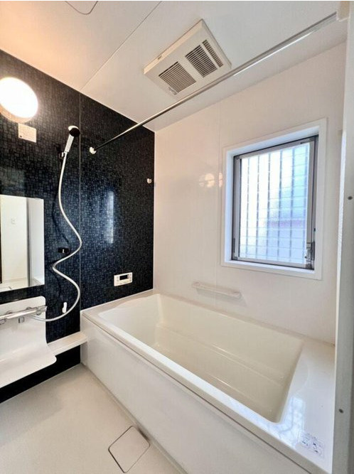 流山市東深井　中古戸建　平成27年築の浴室