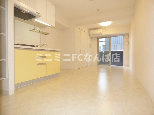 グランルージュ谷町六丁目の居間・リビング