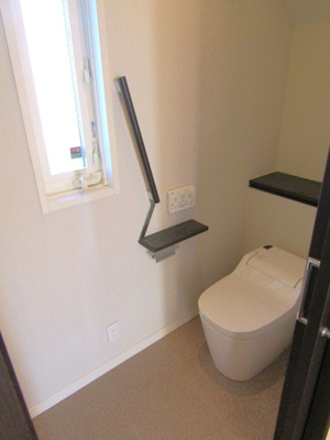 【トイレ】 | 【セキスイハウス施工】石和町唐柏 | 落ち着いた色調のトイレです