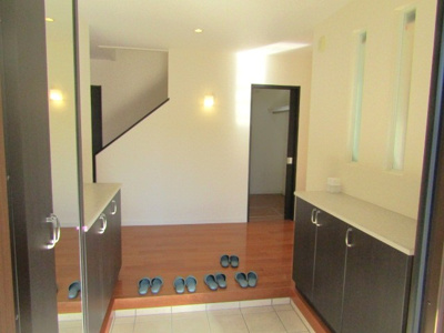 【玄関】 | 【セキスイハウス施工】石和町唐柏 | ゆったりとした玄関です