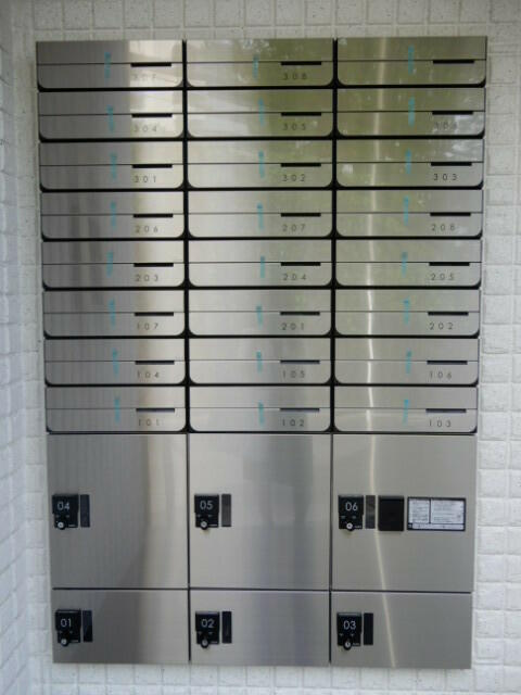 川崎市麻生区百合丘１丁目の賃貸マンションのその他共用部分|宅配ボックス・メールボックス