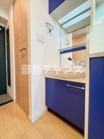 プレサンス名古屋STATIONアライブの独立洗面台