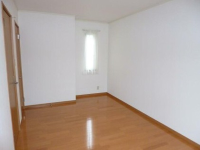 【居間・リビング】 | グレースM | 7.8帖のきれいな洋室。