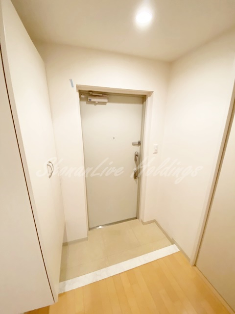 藤沢市湘南台７丁目の賃貸マンションの玄関