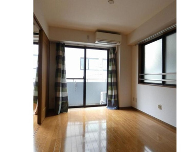 【居間・リビング】 | コルトンハイツ | ゆったりとしたリビングです