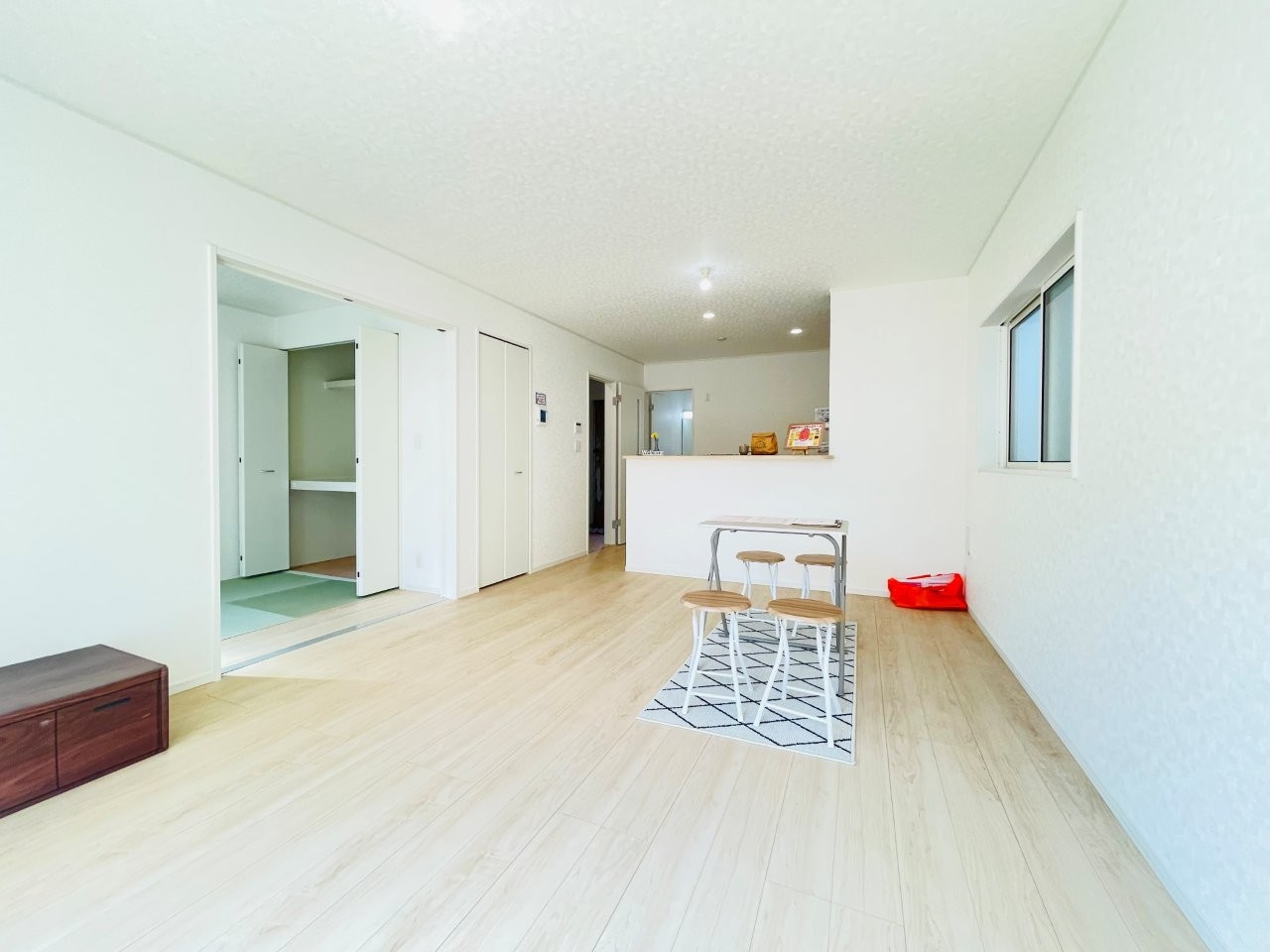 豊田市明和町第5　新築分譲住宅　全4棟　2号棟の居間・リビング|家族団らんできるくつろぎのリビングルーム。
