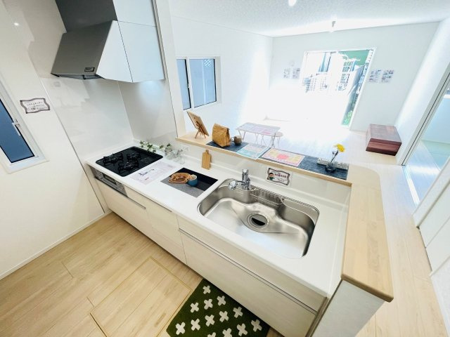 豊田市明和町第5　新築分譲住宅　全4棟　2号棟のキッチン|浄水器一体型水栓です。