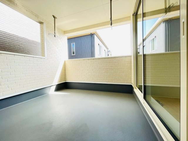 豊田市明和町第5　新築分譲住宅　全4棟　2号棟のバルコニー|多用途に使えるインナーバルコニー付き。突然の雨でも安心です♪