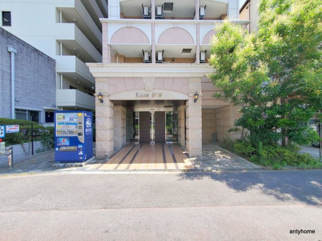 Luxe淡路　仲介手数料無料のエントランス