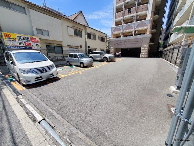 Luxe淡路　仲介手数料無料の駐車場