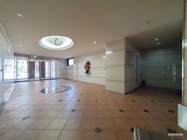 Luxe淡路　仲介手数料無料のロビー