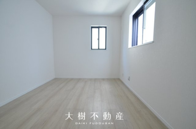 【洋室】 | 綾瀬市上土棚北2丁目 新築戸建て 全2棟【仲介手数料無料】 | 1階　洋室2（6.5帖）