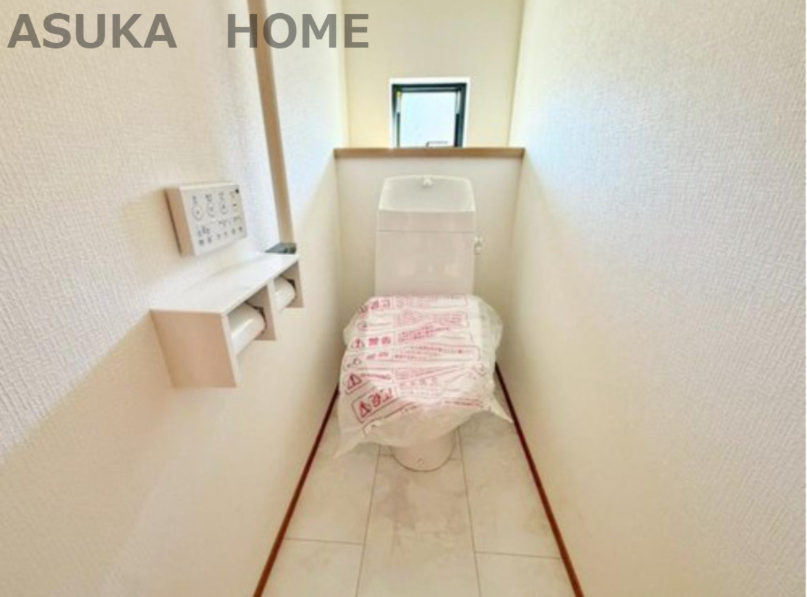 戸塚区南舞岡４丁目戸建のトイレ|温水洗浄便座のトイレ設備です♪