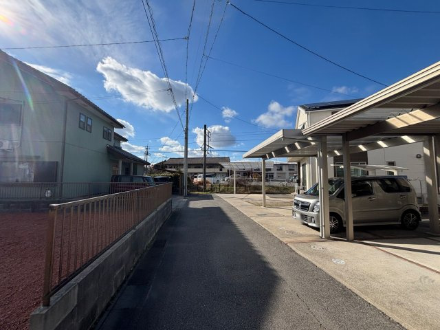 高浜市沢渡町五丁目戸建の前面道路含む現地写真