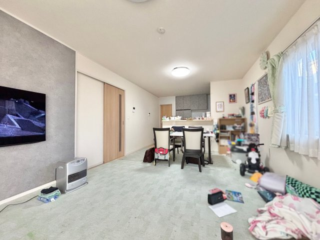 高浜市沢渡町五丁目戸建の居間・リビング