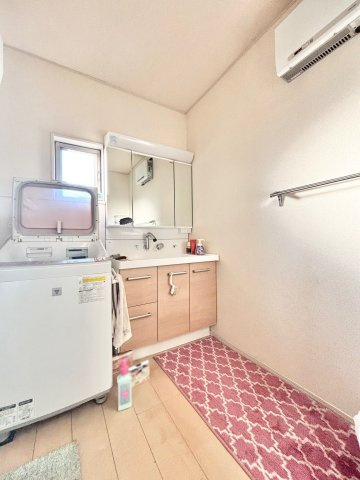 高浜市沢渡町五丁目戸建の独立洗面台