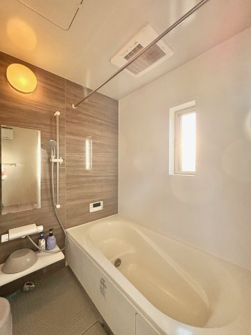 高浜市沢渡町五丁目戸建の浴室