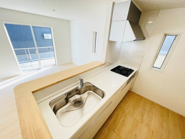 豊田市明和町第5　新築分譲住宅　全4棟　3号棟のキッチン|浄水器一体型水栓です。