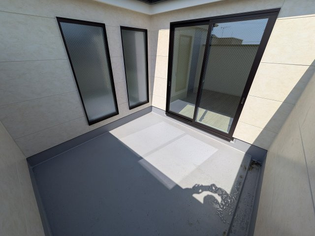 八王子市　富士見町　新築一戸建て　８期のバルコニー|～開放感のあるルーフバルコニー　洗濯物や布団をタップリと干せます～