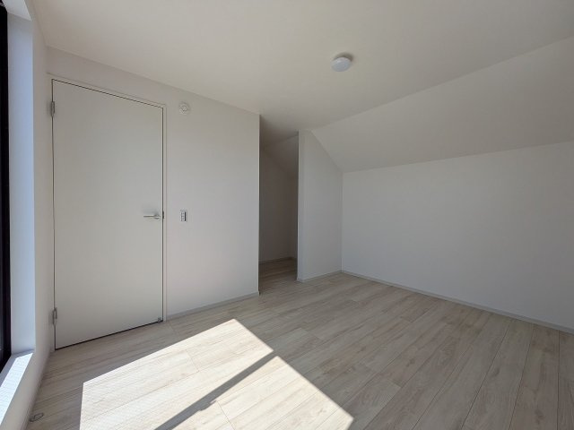 八王子市　富士見町　新築一戸建て　８期の収納|～オープンタイプのウォークインクローゼット　お荷物がスッキリ収まります～