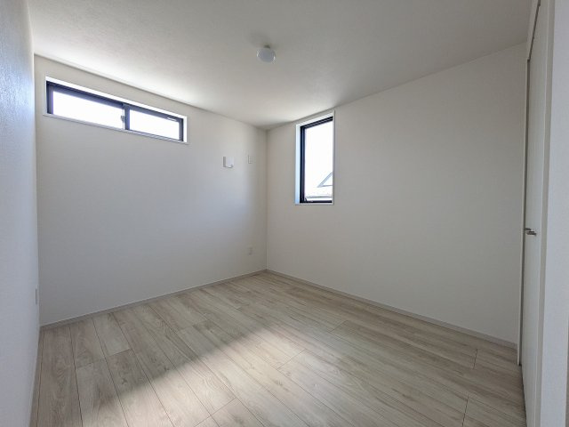 八王子市　富士見町　新築一戸建て　８期の子供部屋|～2階5.0帖の洋室　2面採光で明るく風通しの良いお部屋です～