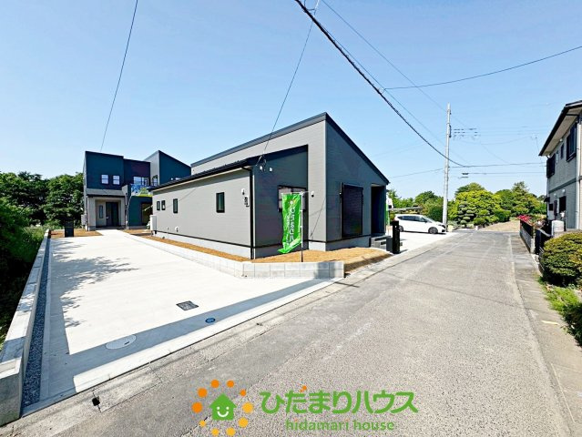 加須市多門寺　新築一戸建て　01　リーブルガーデンの前面道路含む現地写真