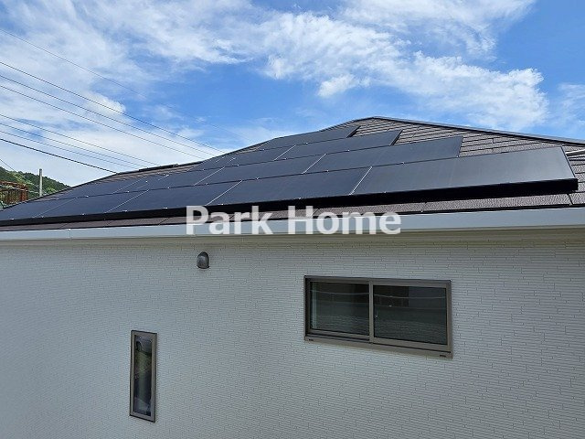 高知市介良乙 -10期3棟3- 新築戸建ての設備|太陽光発電搭載