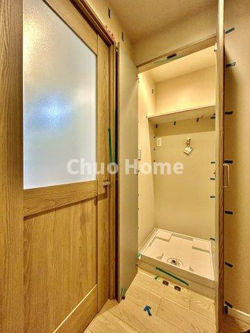 クレール亀戸のランドリースペース|【ランドリースペース】担当者がスケールを持ち歩いておりますので、ご見学時には現在お使いの洗濯機などがきちんと収まるかなどもチェックして下さい。見学前に測っておくと非常に便利だと思います。