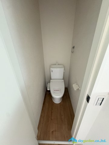 平塚市達上ヶ丘２期　新築戸建　全2棟1号棟のトイレ|トイレです