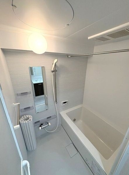 ファミール東海の浴室