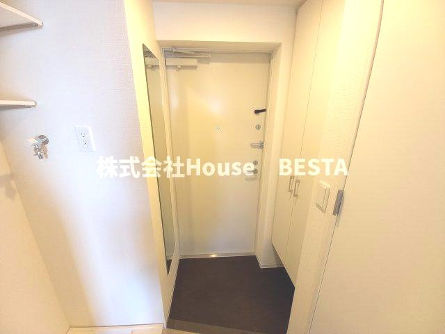 GENOVIA神戸新開地駅前の玄関