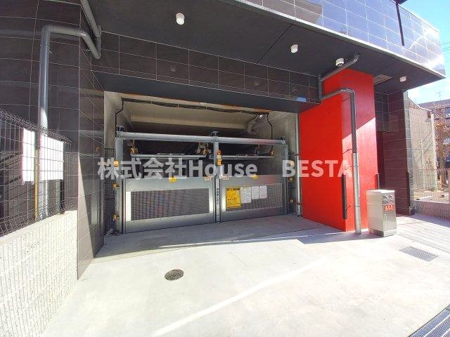 GENOVIA神戸新開地駅前の駐車場