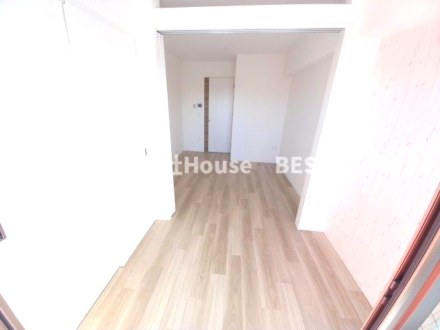 GENOVIA神戸新開地駅前の洋室