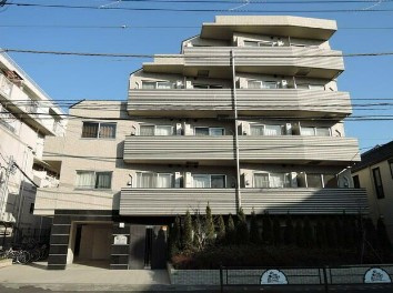 【外観】 | プレール・ドゥーク練馬 | 鉄筋コンクリート造のがっちりとした建物。