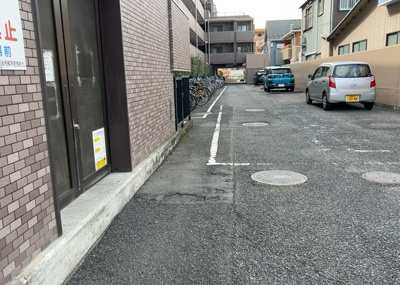 【内装】 | ライオンズガーデン小田急相模原 | 共有部分は、住民なら誰もが使える設備のこと。例えば駐車場やエレベーター、インターネット設備、セキュリティ設備などがあります。他にも、マンションの廊下・外部階段やエントランス・ゴミ置き場などがあります。