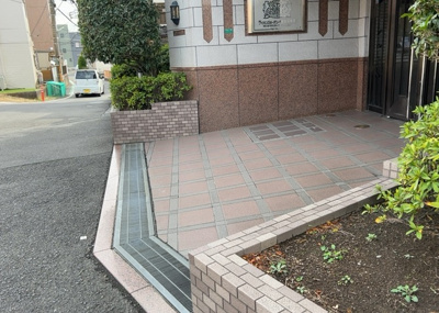【内装】 | ライオンズガーデン小田急相模原 | 共用部分は、一棟の建物に住む区分所有者全員が共同で所有するとし、共用部分の管理、補修などは、区分所有者で形成される管理組合が行います。個人の判断で勝手に変更することはできませんので覚えておきましょう。