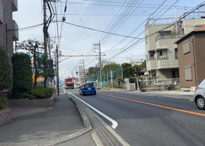 【展望】 | ライオンズガーデン小田急相模原 | 眺望の良さを楽しめるダイニングキッチンで家族団らんの時間を過ごしてはいかがでしょうか。バルコニーから見える景色を家族で眺める時間は、時間が経つのを忘れてしまいそうですね。是非、現地を見に行きましょう！
